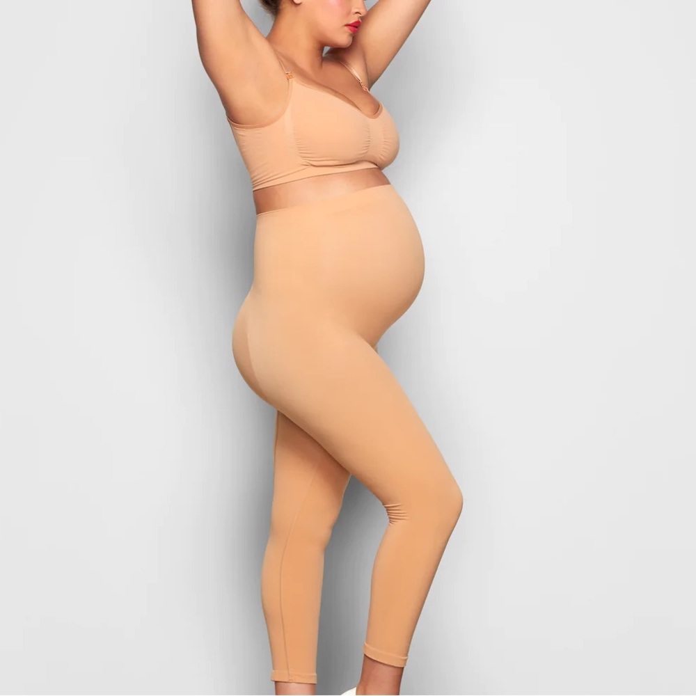 💕 Skims Maternity Tights - Picture 2 of 2